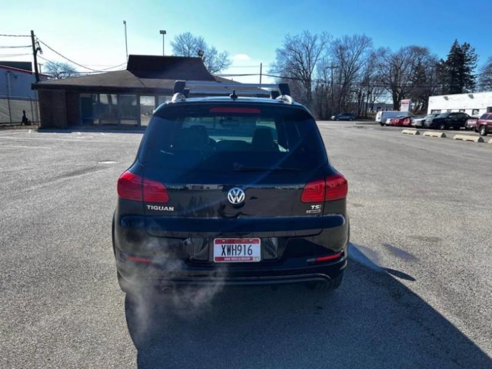 2016 Volkswagen Tiguan R-LINE